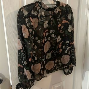 BB Dakota Black Floral Top